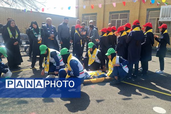 مانور مهارت‌های تشکیلاتی پیشتازان هم‌دل، همفکر و همکار در شیراز