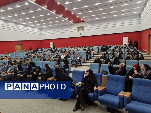 اجتماع بزرگ دانشآموزان بسیجی در هفته بسیج