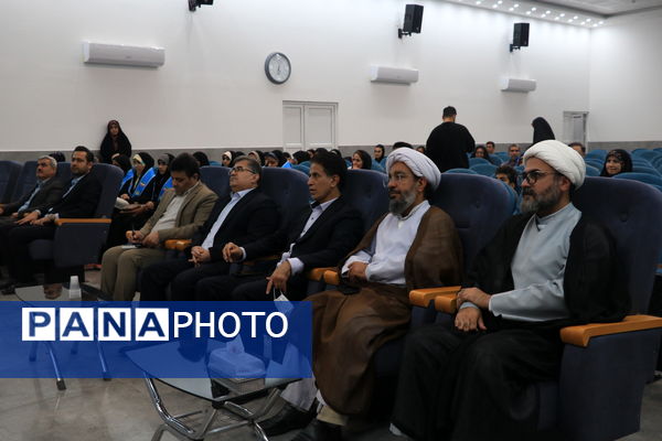 بدرقه کاروان دانش‌آموزان دختر بوشهر به سفر معنوی عمره