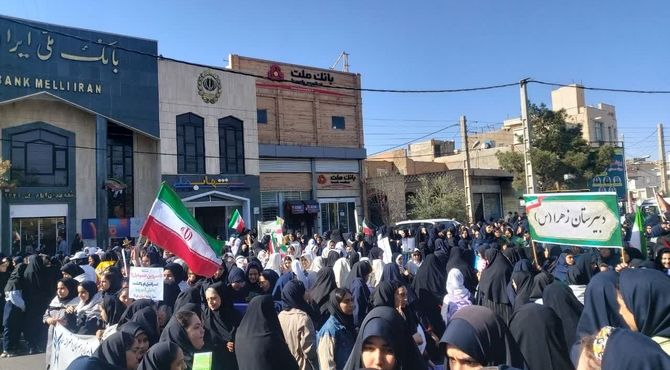 برگزاری راهپیمایی یوم الله ۱۳ آبان همزمان با سراسر کشور در شهرستان گرمسار 