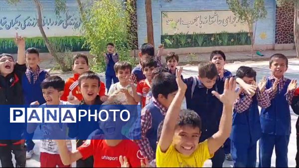 برگزاری بازی‌های ورزشی در مدرسه قمر بنی هاشم شهرستان زارچ