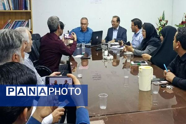 نشست هفتگی خبرنگاران گناباد با محوریت بحران کم‌آبی 