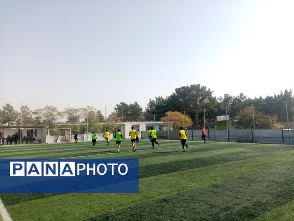 آغاز رقابت‌های ورزشی دبیرستان نمونه آیت‌الله خامنه‌ای 