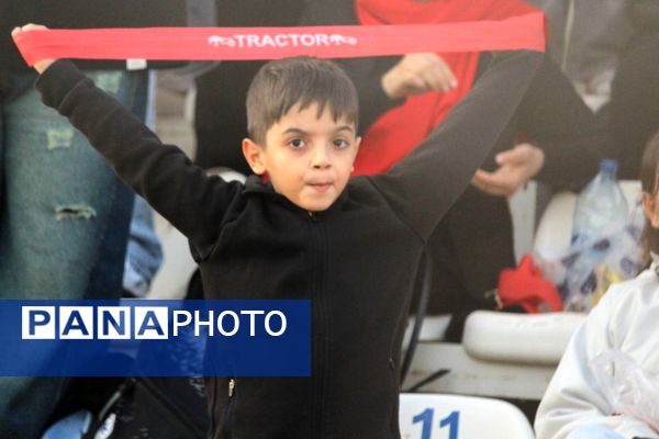بازی بدون گل تراکتور و فجر سپاسی