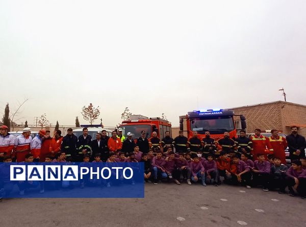 مانور زلزله در مدرسه امیرالمومنین شهرستان ملارد