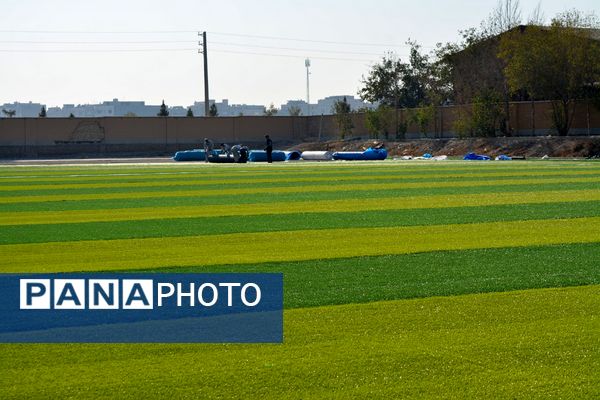 بازدید مدیران‌کل آموزش و پرورش و سازمان نوسازی مدارس استان تهران از زمین چمن روستای اورین