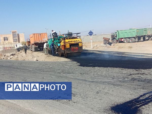 آغاز عملیات آسفالت ریزی در روستای درخت سنجد 