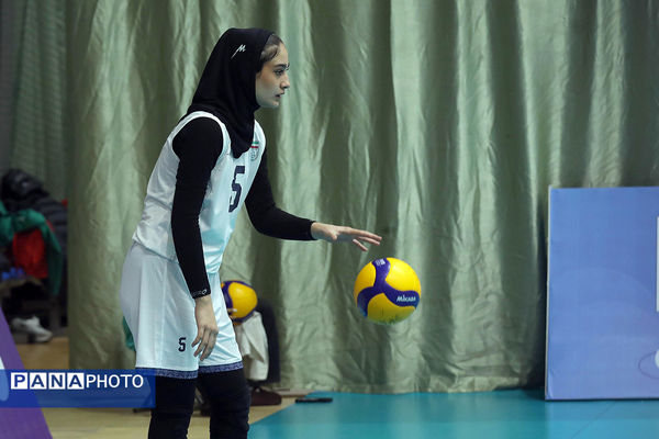 مسابقات دانش آموزی والیبال زیر 15 سال قهرمانی جهان - دختران  (ایران - شیلی)