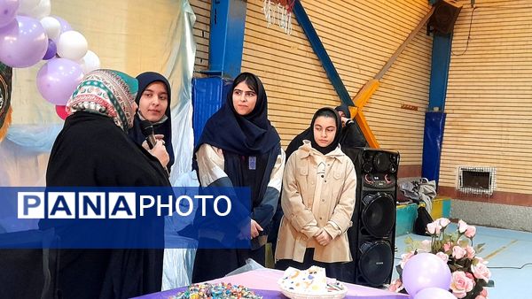 جشن ولادت حضرت زهرا(س) و روز مادر در مدرسه شاهد «عصمت» ناحیه ۳ کرج 
