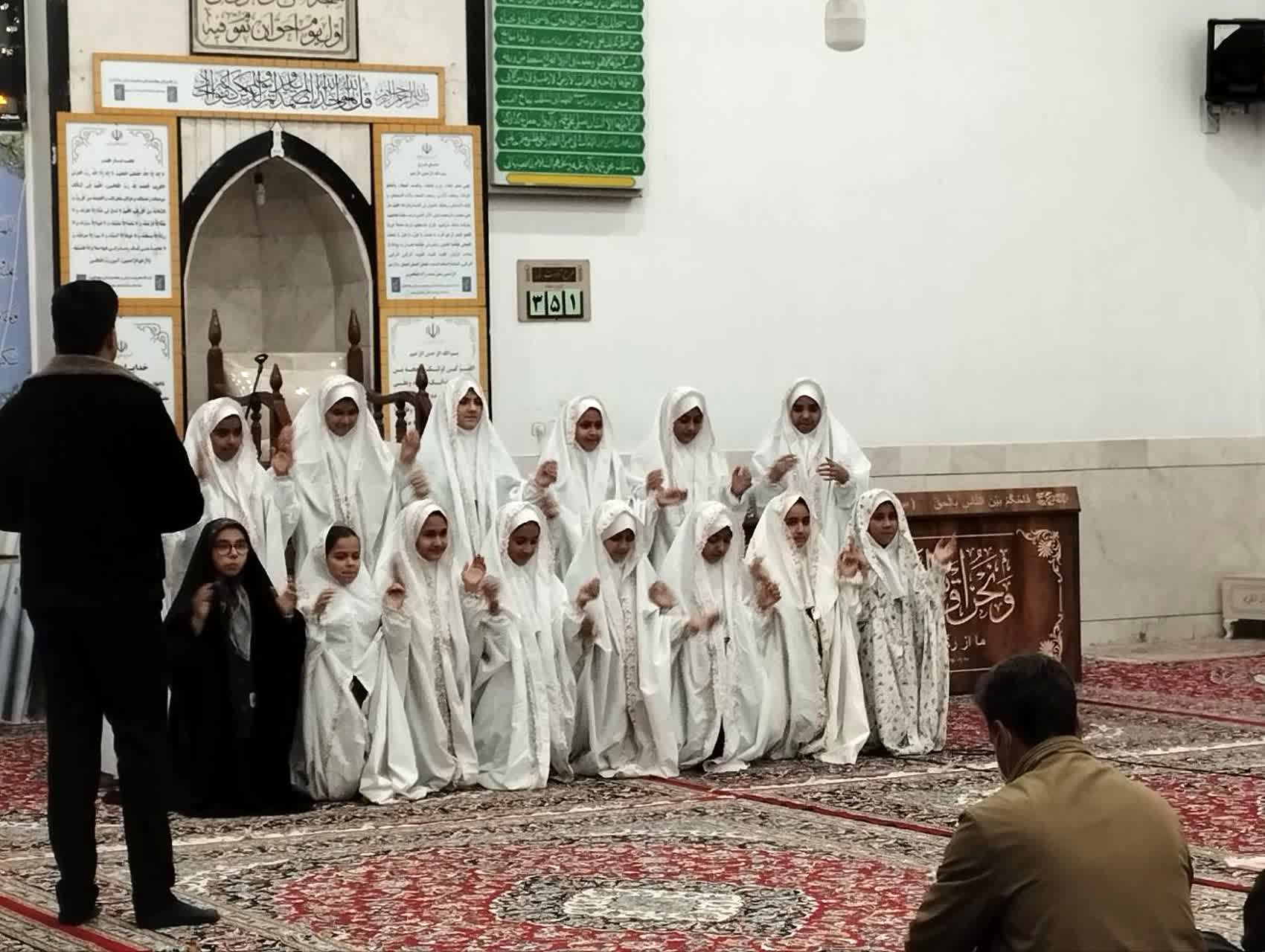 جشن روز مادر و ولادت حضرت زهرا س در مسجد جامع روستای مهدی آباد خلیل آباد 