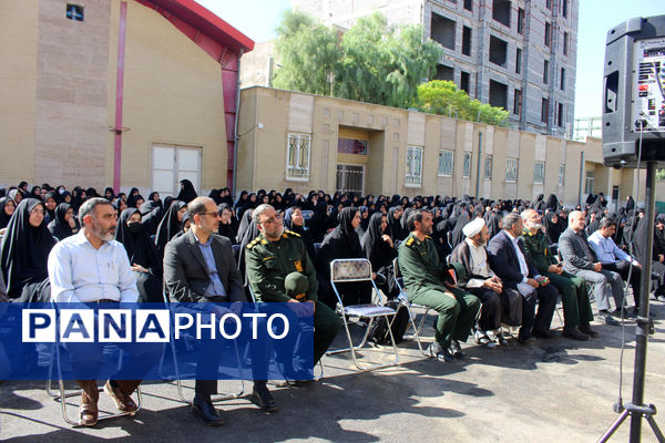 مراسم گرامیداشت هفته دفاع مقدس در دبیرستان شاهد رضویه قم