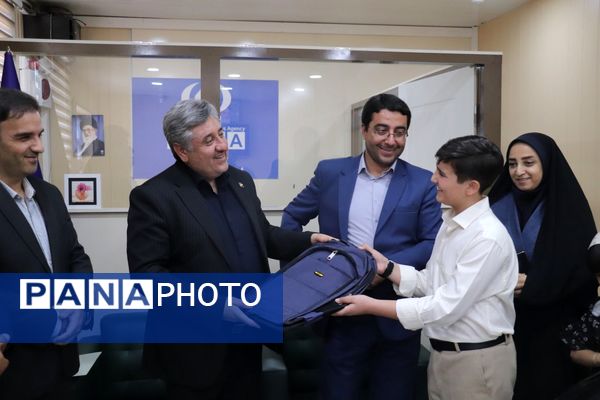 حضور مدیرکل فرهنگ و ارشاد اسلامی آذربایجان شرقی در دفتر خبرگزاری پانا استان به‌مناسبت روز خبرنگار