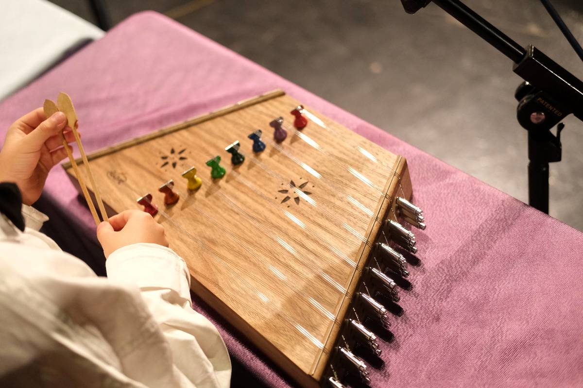 برگزاری مراسم رونمایی از کتاب و سنتور کودک 