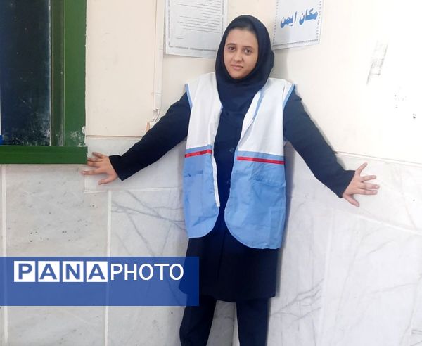 آمادگی در برابر بحران؛ مانور زلزله در دبیرستان نمونه محمودیه