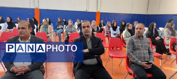 انتخابات انجمن اولیای و مربیان در مدرسه شهدای فرهنگی شهرستان شیروان