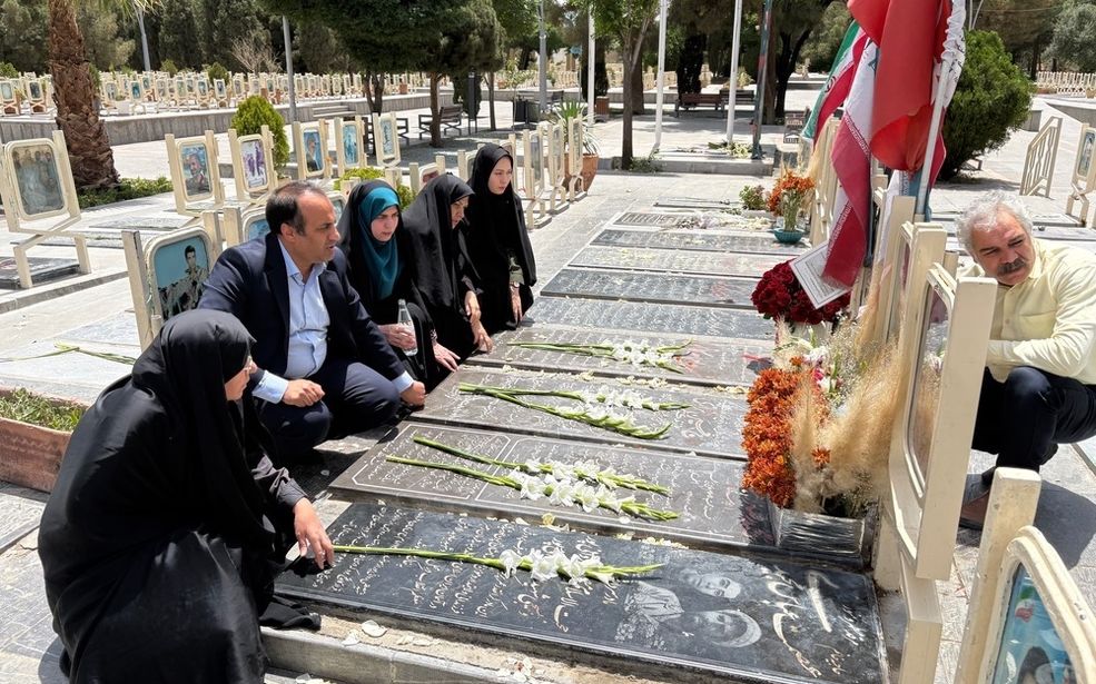 عطرافشانی و تجدید میثاق با شهیدان در سالروز آزادسازی خرمشهر