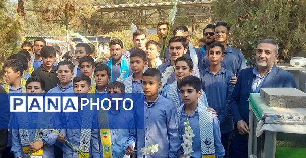 برگزاری مراسم سالروز شهادت شهید حسین فهمیده و آغاز هفته نوجوان و بسیج دانشآموزی در گلزار شهدای تهران