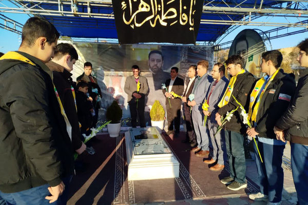 حضور پیشتازان در مزار شهدا با شمیم قرآن و عترت