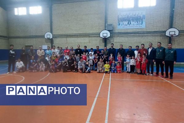 مسابقه ورزشی «روز پدر و پسری» طرح شهید خرازی در دبستان پسرانه علامه طباطبایی پیشوا