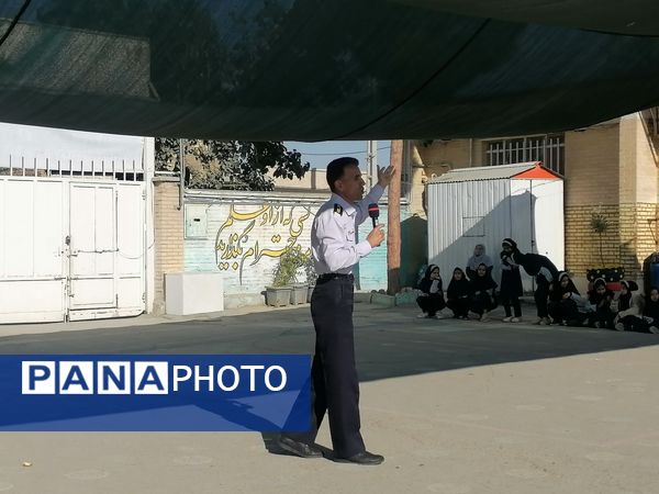 آموزش اطفاء حریق در مدرسه ناهید نخودی