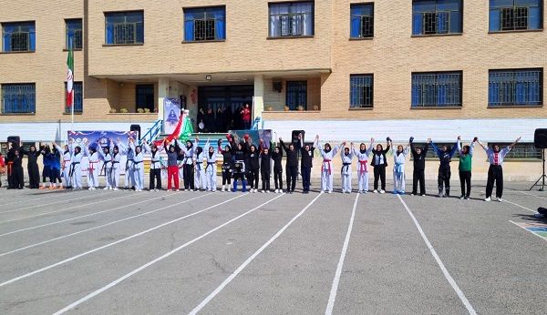 المپیادهای ورزشی درون‌مدرسه‌ای در هنرستان موفقیان نظرآباد برگزار شد