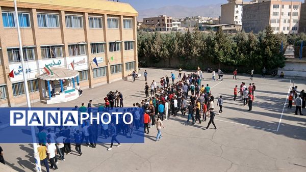 برگزاری مسابقات ورزشی دبیرستان معلم ساوجبلاغ در هفته تربیت‌بدنی