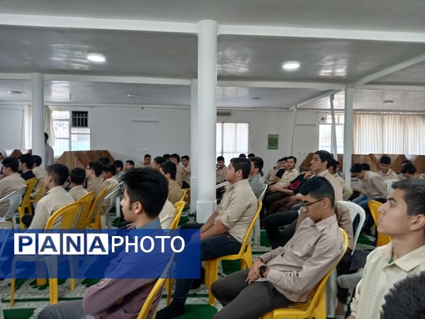 مشاوره هدایت تحصیلی و انتخاب رشته در دبیرستان نمونه آیت الله خامنه‌ای