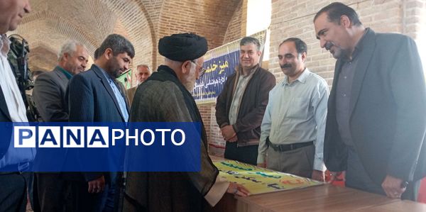 میز خدمت در نماز جمعه هفته چهارم آبان ماه در نیشابور