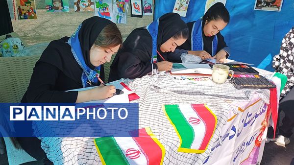 غرفه‌های سازمان دانش‌آموزی در راهپیمایی ۱۳ آبان یاسوج میزبان نوجوانان شدند