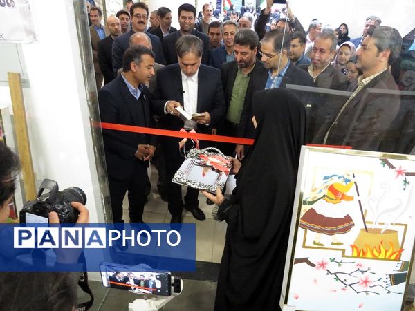 افتتاحیه نمایشگاه استانی به‌مناسبت هفته مشاغل در شهرستان بجنورد 