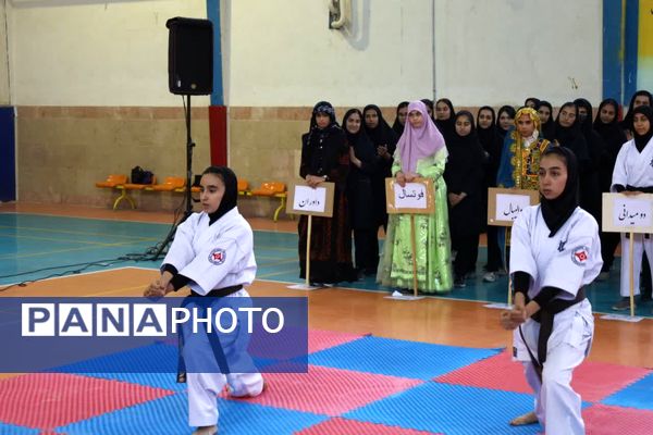 آیین افتتاحیه المپیاد ورزشی درون‌مدرسه‌ای در یزد
