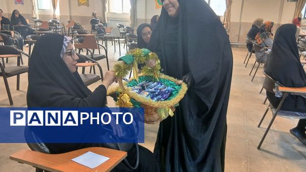 برگزاری انتخابات انجمن اولیا و مربیان دبیرستان فاطمیه ناحیه یک کرج