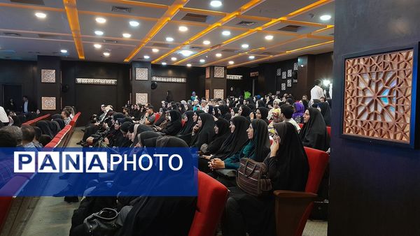 اختتامیه ششمین اجلاسیه نماز  در آستان امامزاده طاهر (ع) کرج