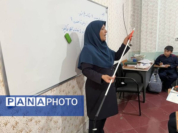گرامیداشت روز جهانی نابینایان در آموزشگاه شهید محمد منتظر قائم خاتم