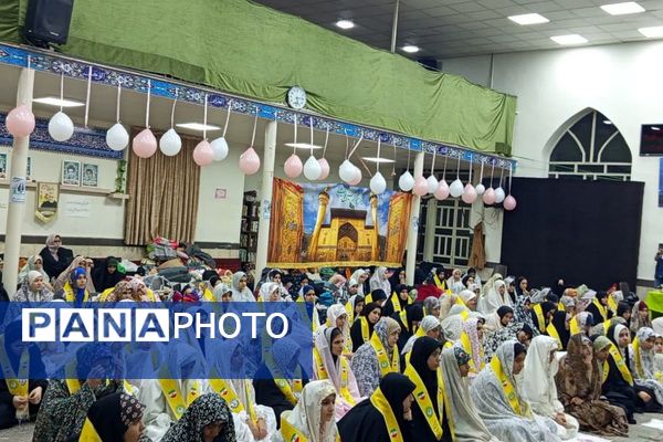 اعتکاف دانش‌آموزی رباط‌کریم با پرچم‌گردانی حضرت ابوالفضل(ع)