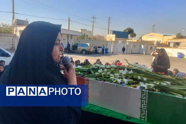 دبیرستان دخترانه صنف پوشاک ناحیه 3 میزبان شهید گمنام