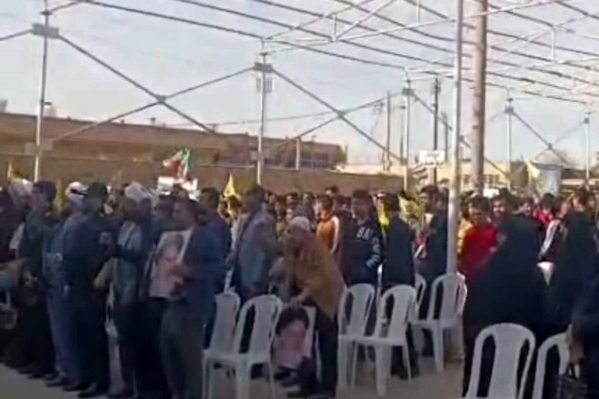  مردم آبادان همزمان با سالروز ۹ دی در حسینیه ثارالله حضور پرشوری داشتند 