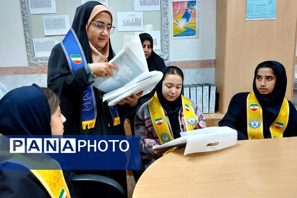 هفته کتاب همراه با پیشتازان کهریزک 