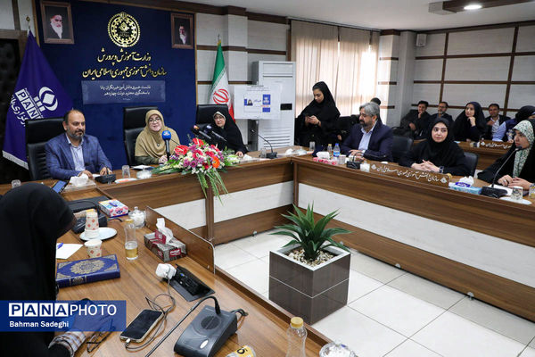 نشست سخنگوی دولت با دانش‌آموز خبرنگاران خبرگزاری پانا