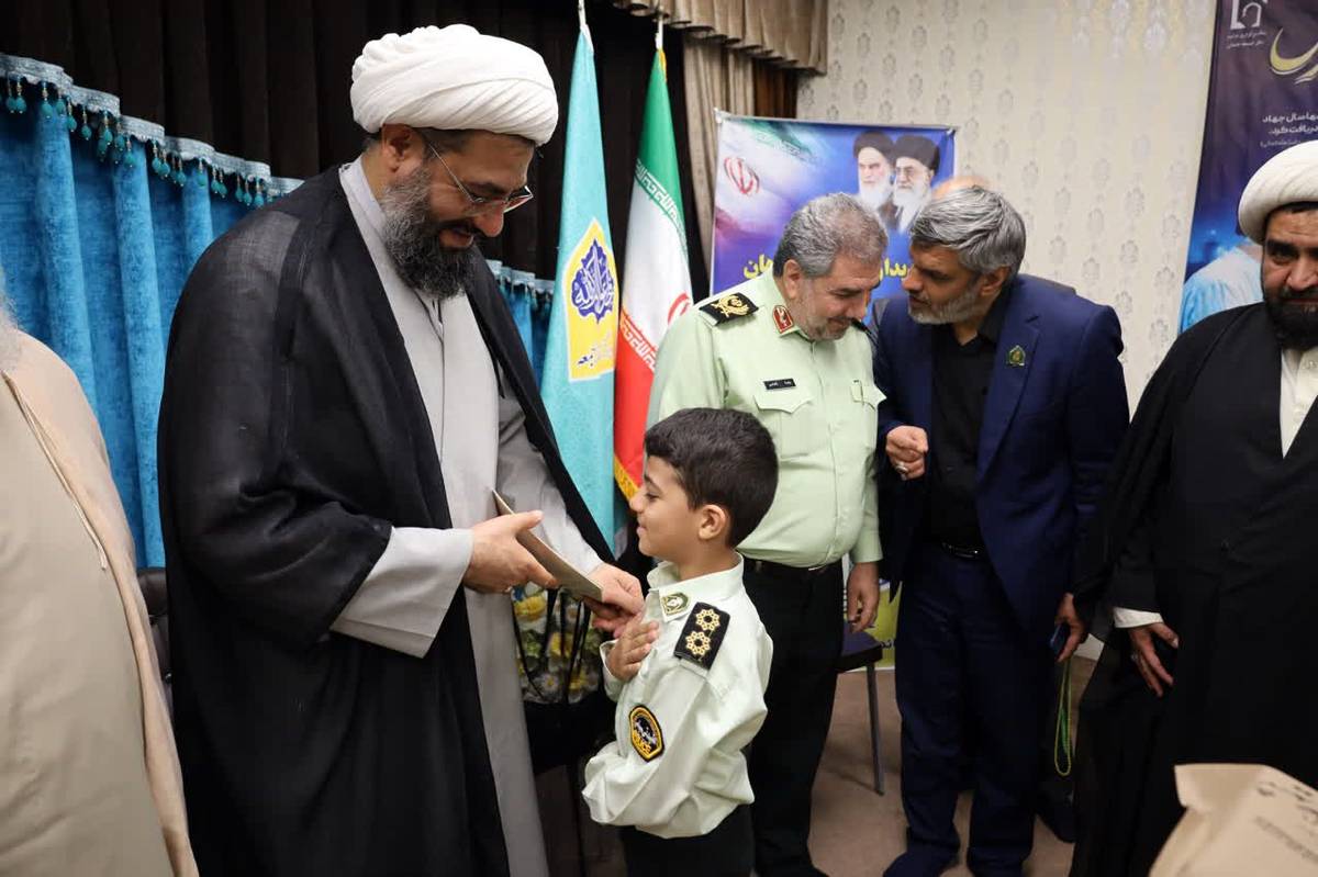 نماینده ولی‌فقیه در همدان از فرزند زنده‌یاد سجاد محمدی‌نوا تجلیل کرد