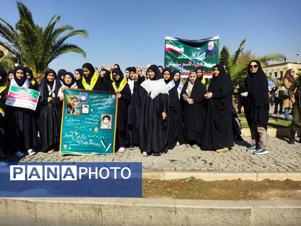 روز دانش‌آموز، روز خروشِ آگاهی و شادابی