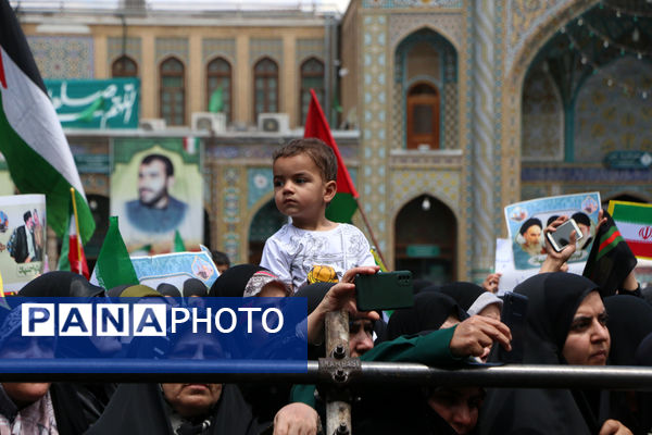 حضور پرشور نوجوانان قمی در آیین استقبال از رئیس جمهوری 