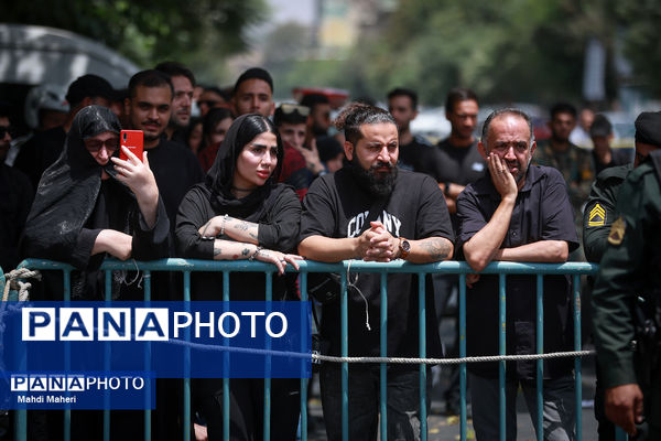 خیمه‌سوزان ظهر عاشورا در چهارراه گلوبندک تهران