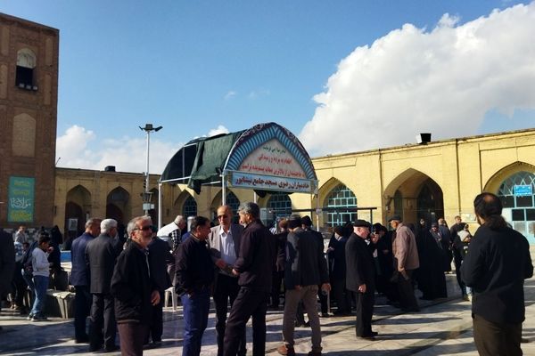 گذری بر فعالیت چایخانه مسجد جامع در سومین جمعه آذر ماه 