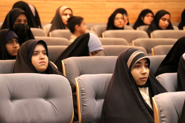 جلسه دختران میدان ۱۴ صفر ۳ ویژه دبیران و فرماندهان کلاس استان خراسان رضوی با محوریت انتخابات