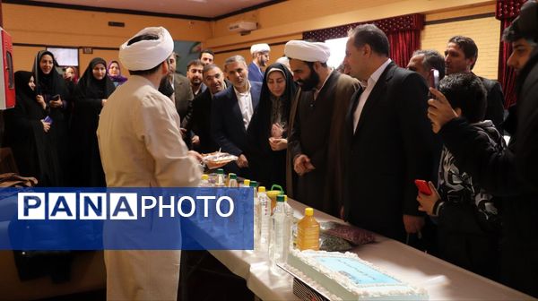 بازدید معاون وزیر از نمایشگاه دستاوردهای کانون‌های فرهنگی و تربیتی استان آذربایجان‌شرقی