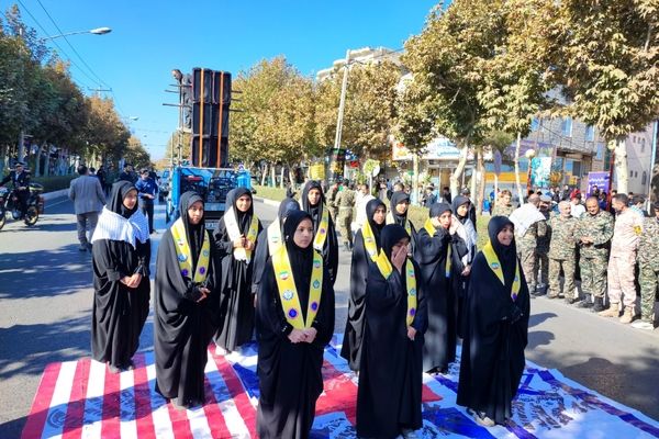 طنین شعارهای ضد استکباری در شاندیز