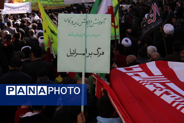 حضور پرشور دانش آموزان زنجانی در راهپیمایی ۱۳ آبان