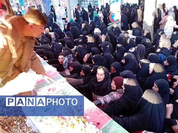 استقبال پرشور مردم شهر آشخانه از شهدای گمنام