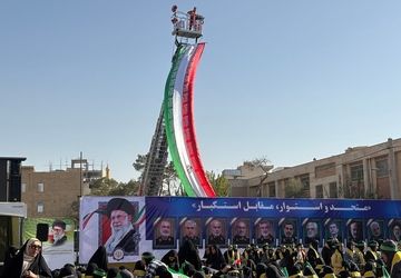 راهپیمایی روز دانش‌آموز در شهرستان اسلامشهر 